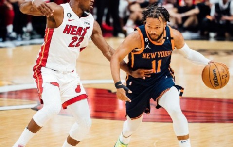 包含转折点！迈阿密热火伤情更新，欧联赛后攻防权衡，信心回归，更衣室氛围转暖的词条-雷火竞技入口