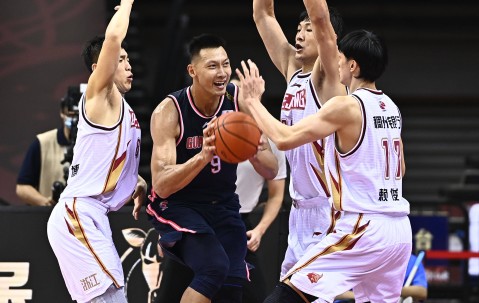 风云突变！新疆广汇赛后完成体检；CBA常规赛版图或变；气氛紧张；临场指挥获称赞 -雷火竞技入口